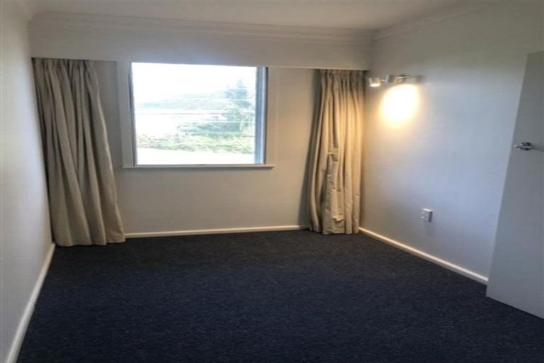 Photo of property in 16 Howard Road, Taradale, Napier, 4112