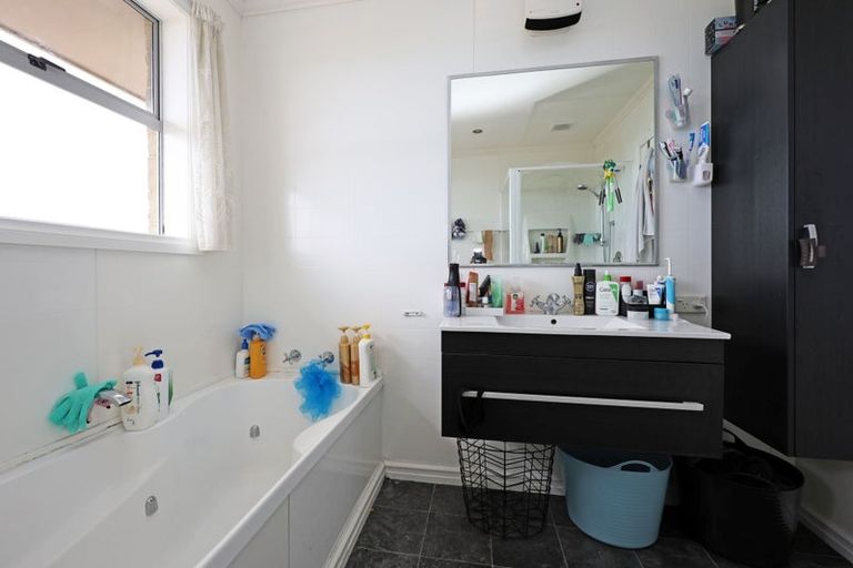 Photo of property in 42 Brinkburn Street, South Hill, Oamaru, 9400