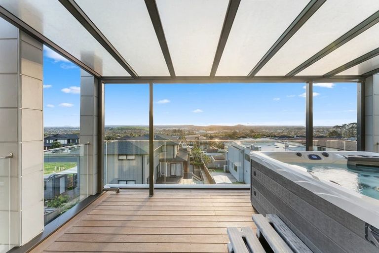 Photo of property in 13 Michael Richard Place, East Tamaki Heights, Auckland, 2016