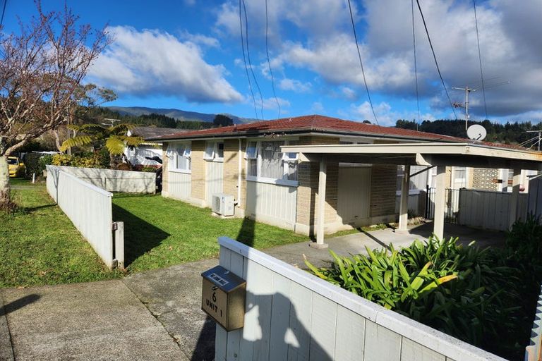 Photo of property in 1/6 Moeraki Road, Maoribank, Upper Hutt, 5018