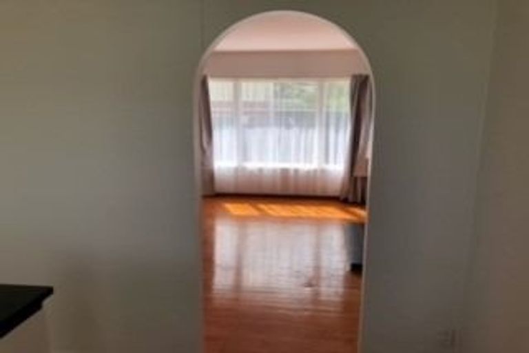 Photo of property in 51 Beach Road, Te Atatu Peninsula, Auckland, 0610