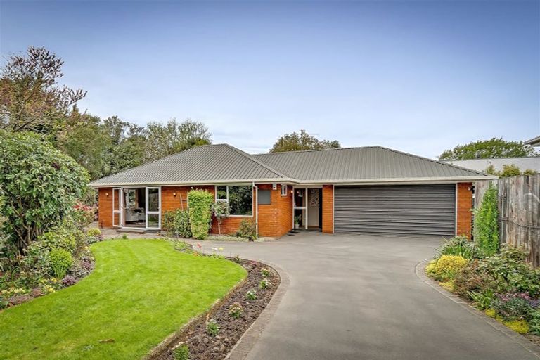 Photo of property in 216 Grahams Road, Burnside, Christchurch, 8053