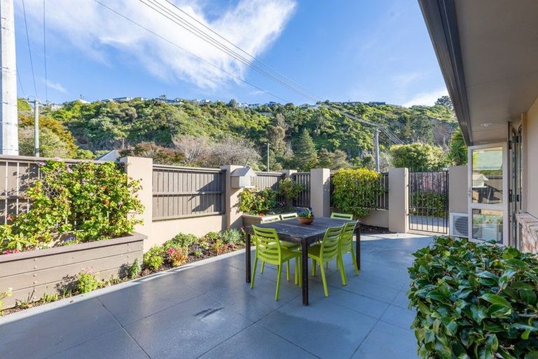 Photo of property in 21 Taupata Street, Redcliffs, Christchurch, 8081