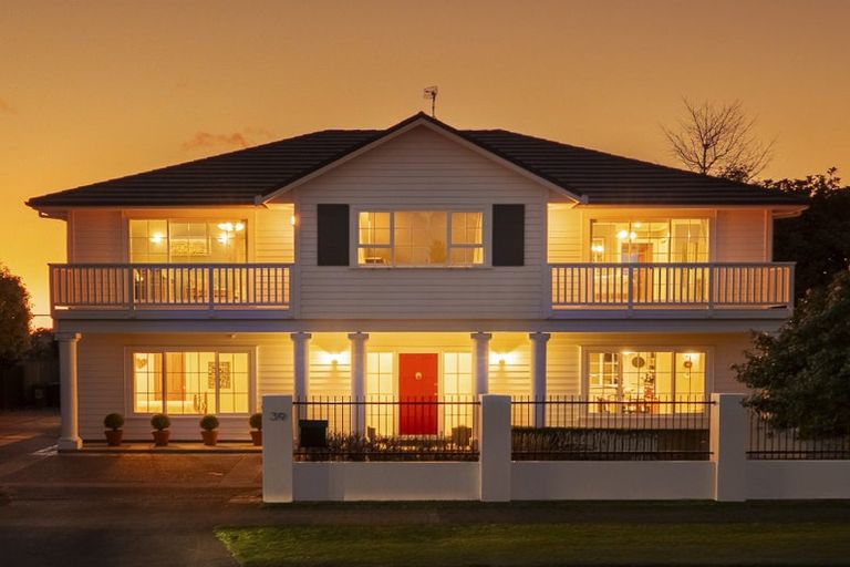 Photo of property in 39 Dittmer Drive, Awapuni, Palmerston North, 4412