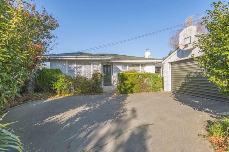 Photo of property in 11 Gainford Street, Avonhead, Christchurch, 8042