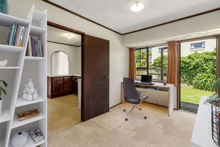 Photo of property in 21 Squirrel Lane, Browns Bay, Auckland, 0630