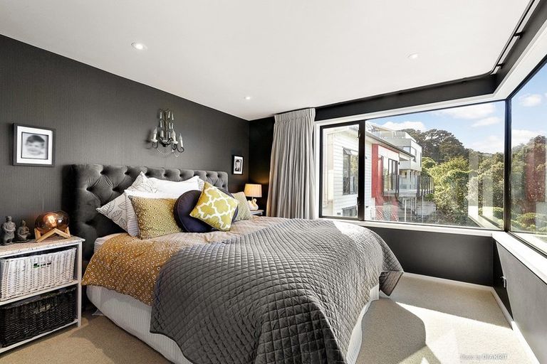 Photo of property in 12 Satchell Way, Kaiwharawhara, Wellington, 6035
