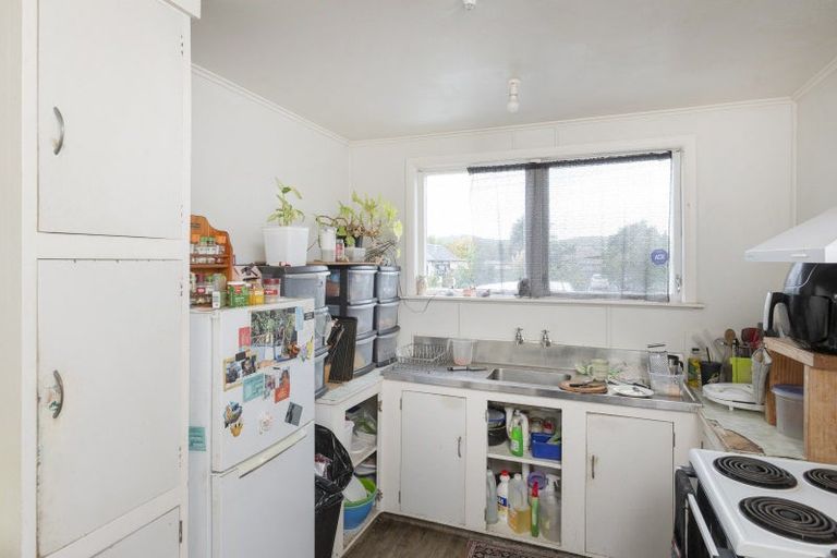 Photo of property in 11 Cambridge Terrace, Kaiti, Gisborne, 4010