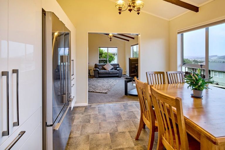 Photo of property in 44 Westhaven Drive, Tawa, Wellington, 5028