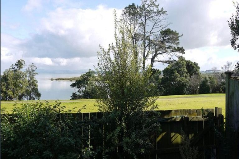 Photo of property in 21 Samara Place, Clendon Park, Auckland, 2103