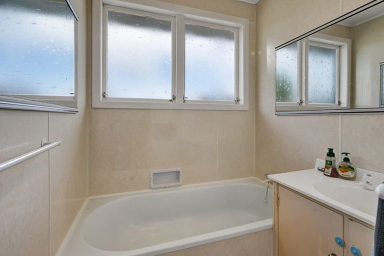 Photo of property in 49 Nevada Drive, Merrilands, New Plymouth, 4312