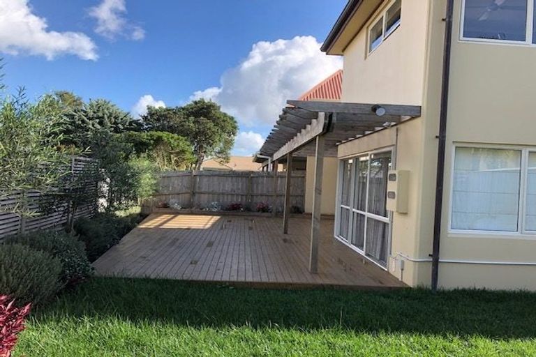 Photo of property in 2/137 Lakeside Drive, Orewa, 0931