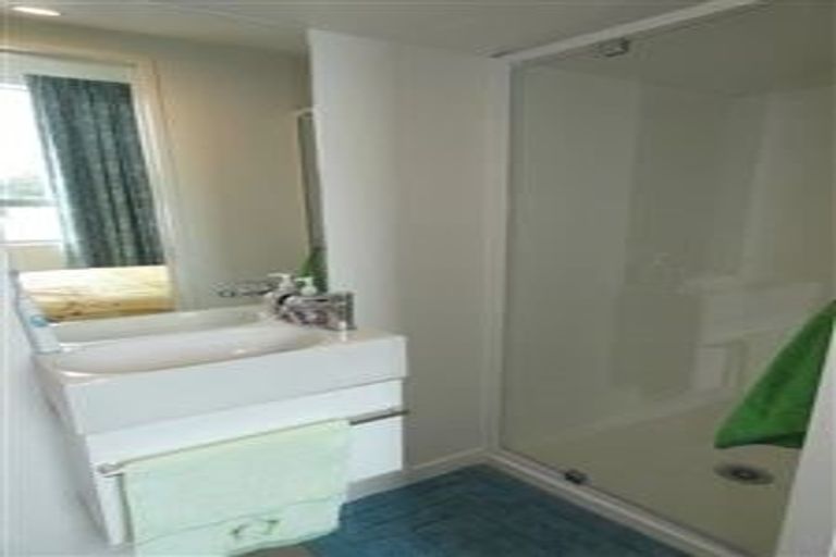 Photo of property in 15/2u Stone Street, Miramar, Wellington, 6022