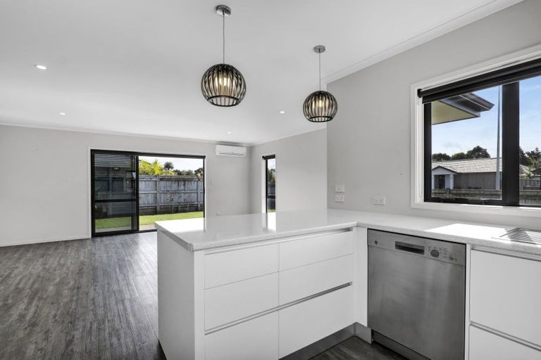 Photo of property in 16 Keene Drive, Bell Block, New Plymouth, 4312