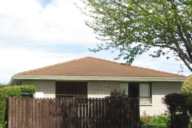 Photo of property in 82 Wingate Street, Redwood, Christchurch, 8051