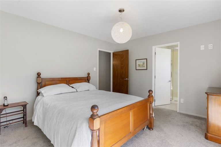 Photo of property in 130 Grahams Road, Burnside, Christchurch, 8053