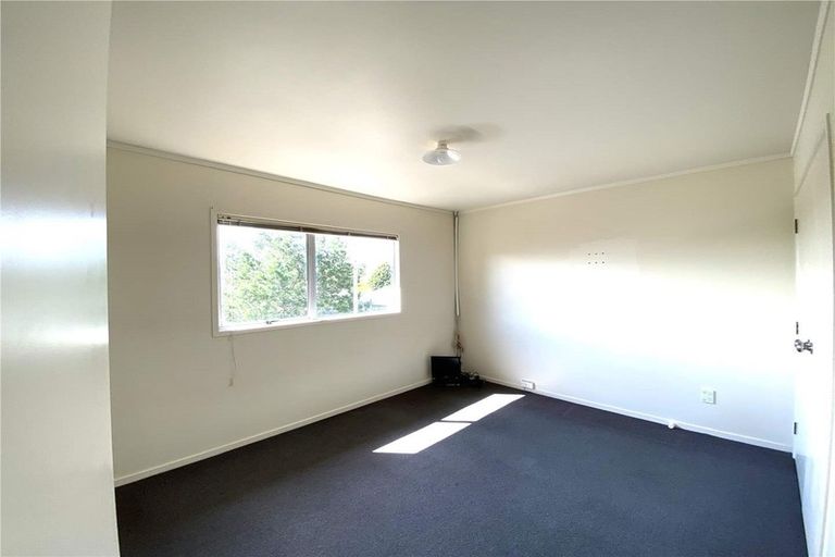 Photo of property in 42a Farwood Drive, Henderson, Auckland, 0612