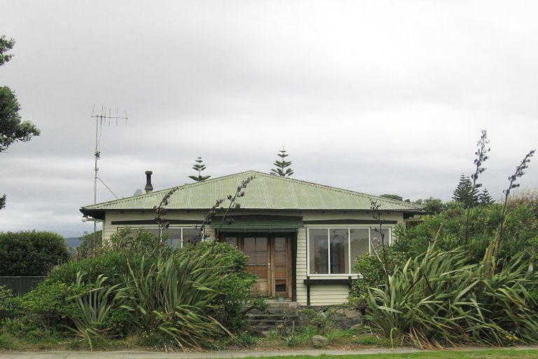 Photo of property in 62a Marine Parade, Otaki Beach, Otaki, 5512