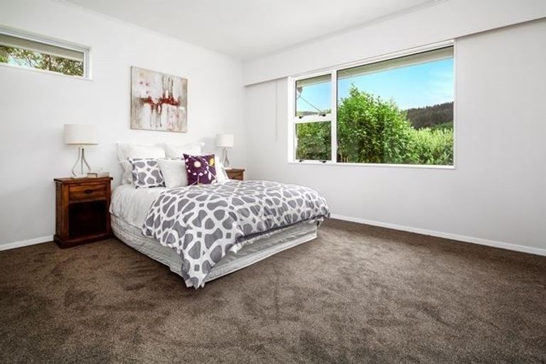 Photo of property in 3 Larsen Crescent, Tawa, Wellington, 5028