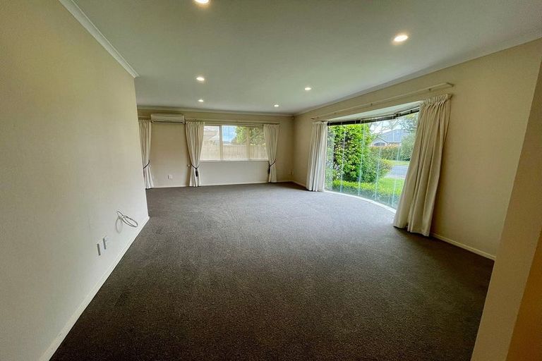 Photo of property in 31 Macnean Drive, East Tamaki Heights, Auckland, 2016