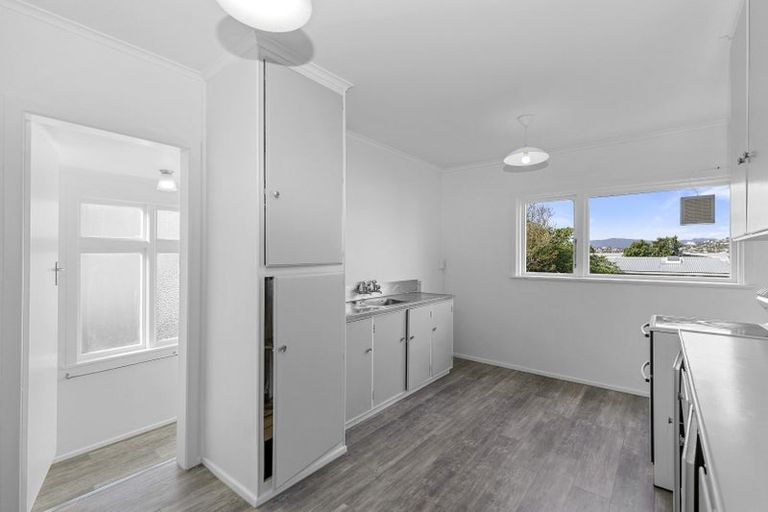 Photo of property in 87 Queens Drive, Lyall Bay, Wellington, 6022