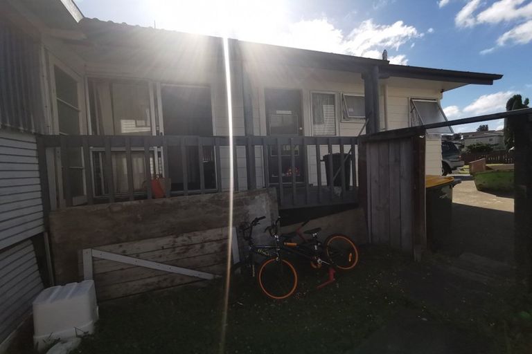 Photo of property in 42 Beaufort Place, Papatoetoe, Auckland, 2025