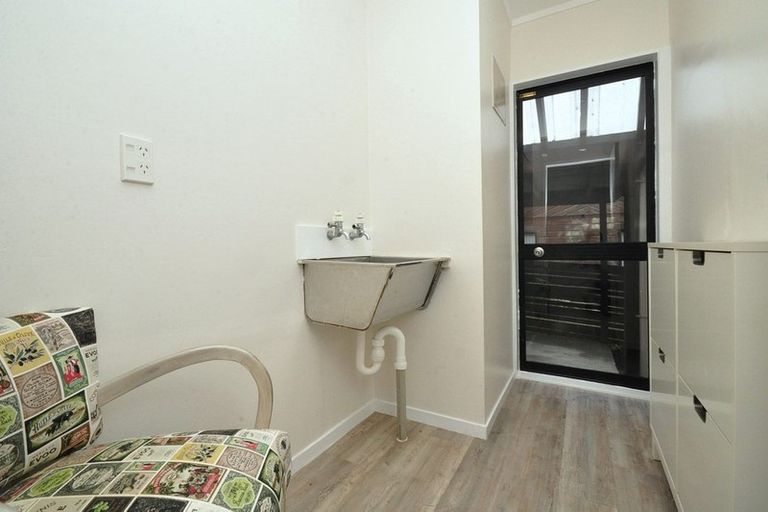 Photo of property in 109 Don Buck Road, Massey, Auckland, 0614