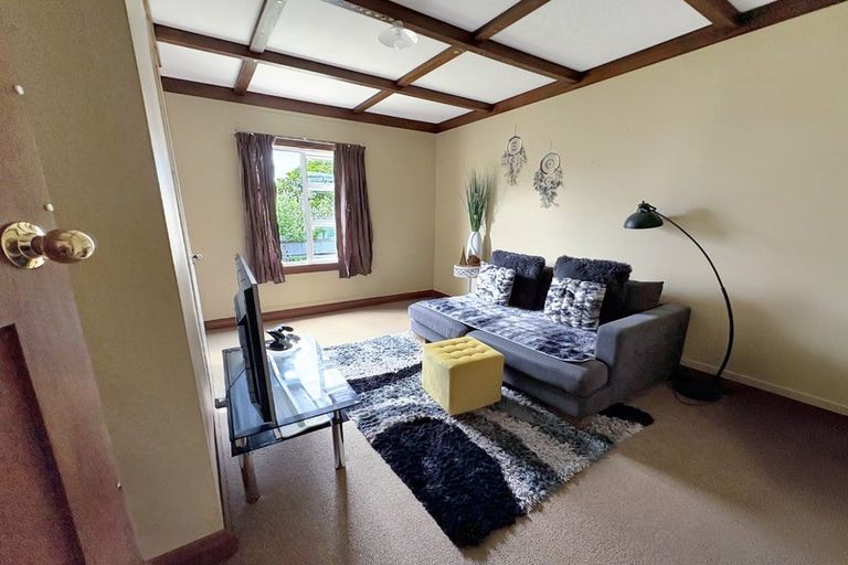 Photo of property in 90 Chelwood Street, Takaro, Palmerston North, 4412