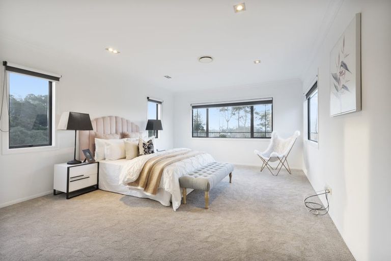 Photo of property in 54 Sapperton Drive, Henderson, Auckland, 0612