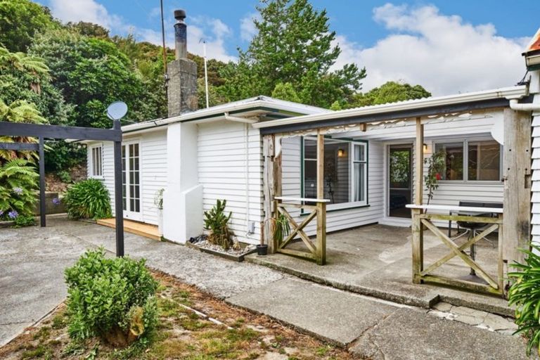 Photo of property in 72 Hair Street, Wainuiomata, Lower Hutt, 5014