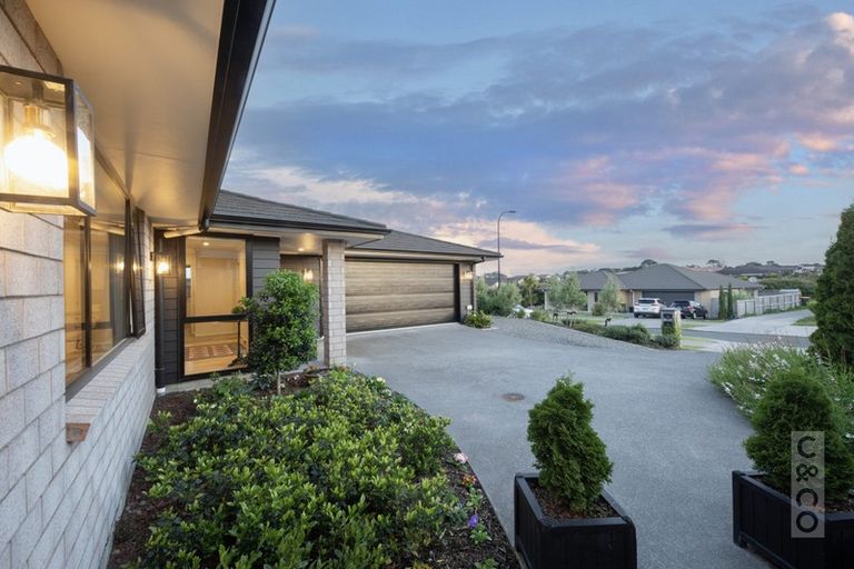 Photo of property in 17 Pitoitoi Drive, Riverhead, 0820