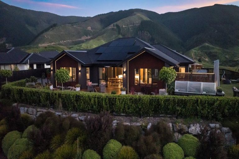 Photo of property in 17 Huntaway Close, Stoke, Nelson, 7011