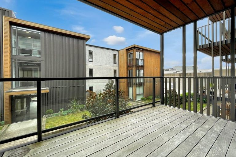 Photo of property in Vedado Apartments, 407/41u Hopper Street, Mount Cook, Wellington, 6011