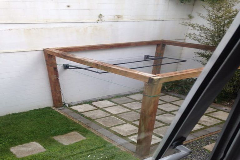 Photo of property in 3 Tiketike Way, Brooklyn, Wellington, 6021