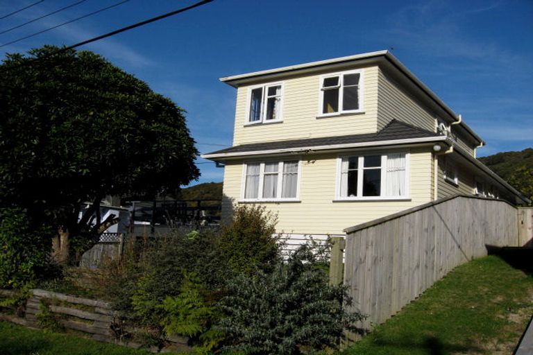 Photo of property in 25 Gardiner Grove, Wainuiomata, Lower Hutt, 5014