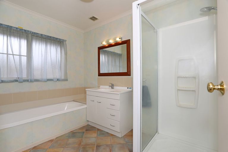 Photo of property in 5 Parnell Heights Drive, Kelvin Grove, Palmerston North, 4414