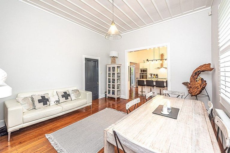 Photo of property in 24 Brassey Road, Saint Johns Hill, Whanganui, 4500