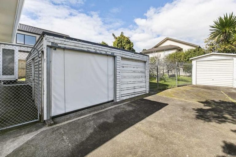 Photo of property in 10 Pax Avenue, Forrest Hill, Auckland, 0620