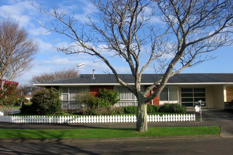 Photo of property in 1 Oban Place, Awapuni, Palmerston North, 4412