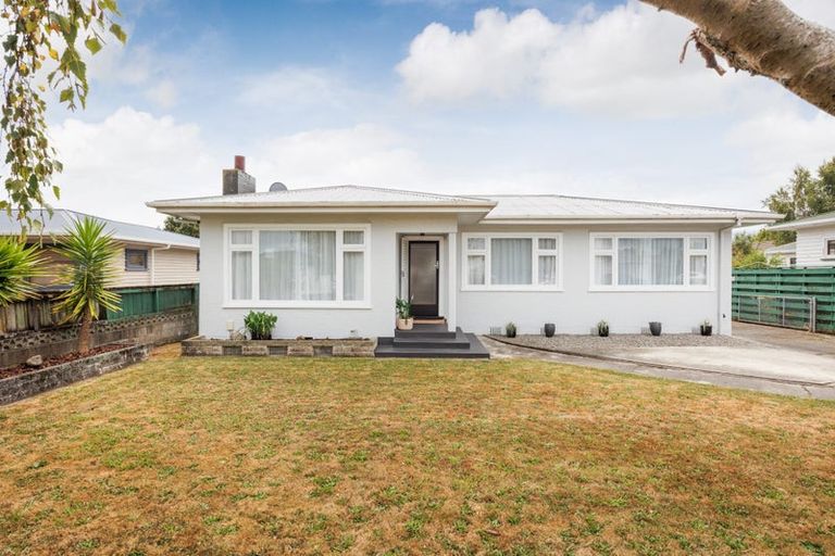 Photo of property in 9 Milton Street, Roslyn, Palmerston North, 4414