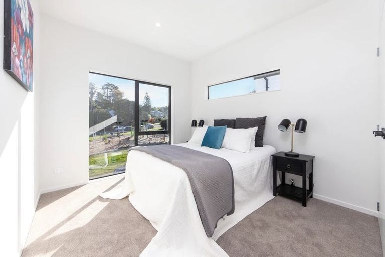 Photo of property in 7a Buisson Glade, West Harbour, 0618