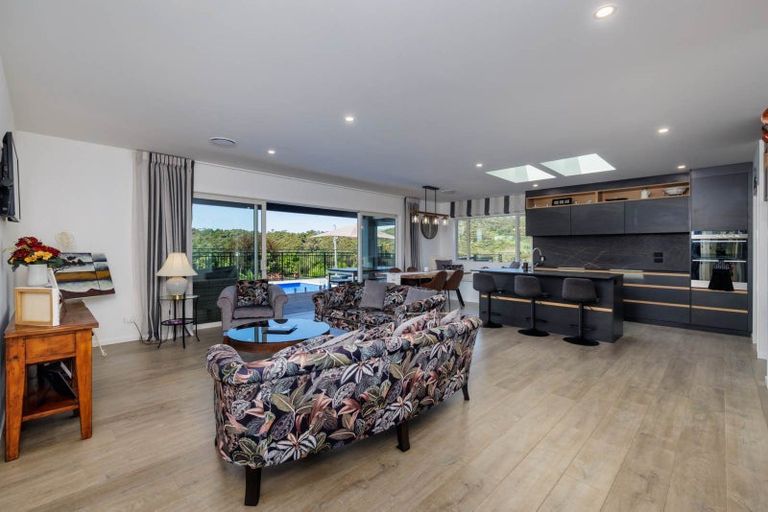 Photo of property in 8 Fernbird Grove, Kerikeri, 0294