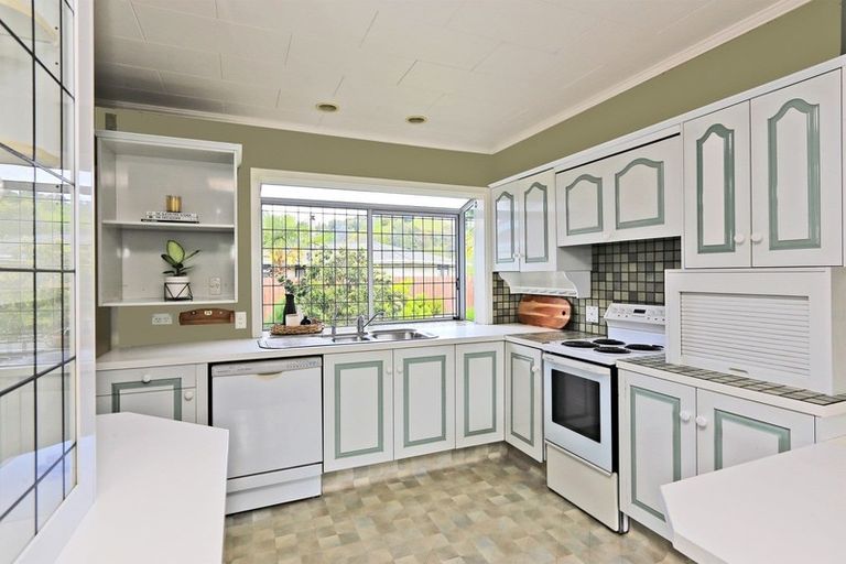 Photo of property in 32 Kent Terrace, Taradale, Napier, 4112