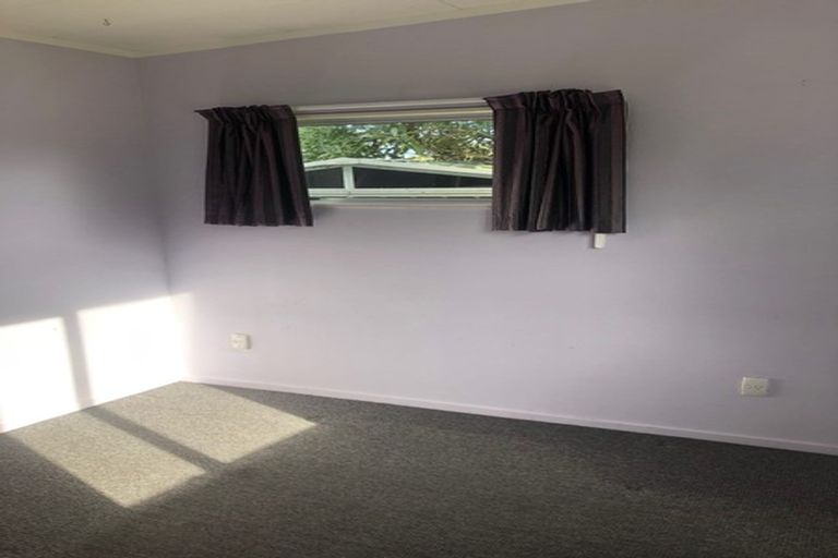 Photo of property in 63 Puriri Road, Waikanae, 5036