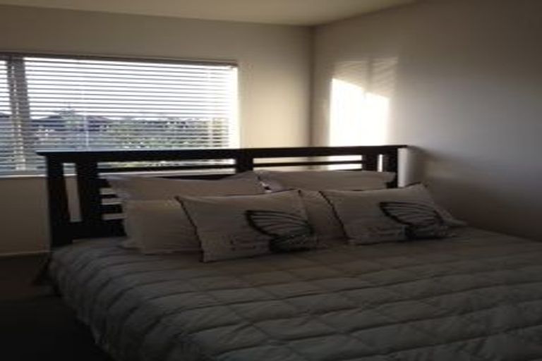 Photo of property in 22 Kittiwake Drive, Schnapper Rock, Auckland, 0632