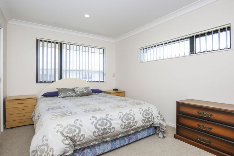 Photo of property in 14 Midhurst Avenue, Henderson, Auckland, 0612