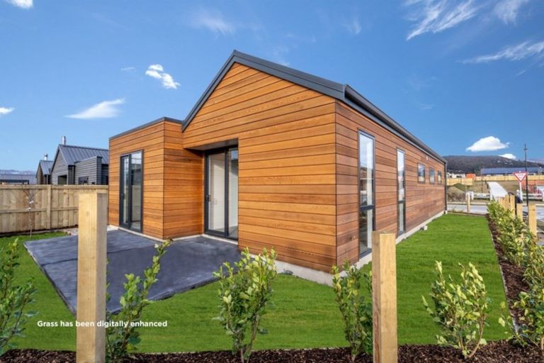 Photo of property in 2 Matakanui Lane, Wanaka, 9305