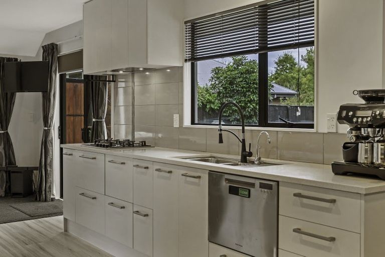Photo of property in 11 Baltic Place, Northwood, Christchurch, 8051