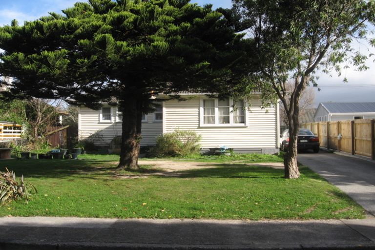 Photo of property in 60 Kowhai Street, Naenae, Lower Hutt, 5011
