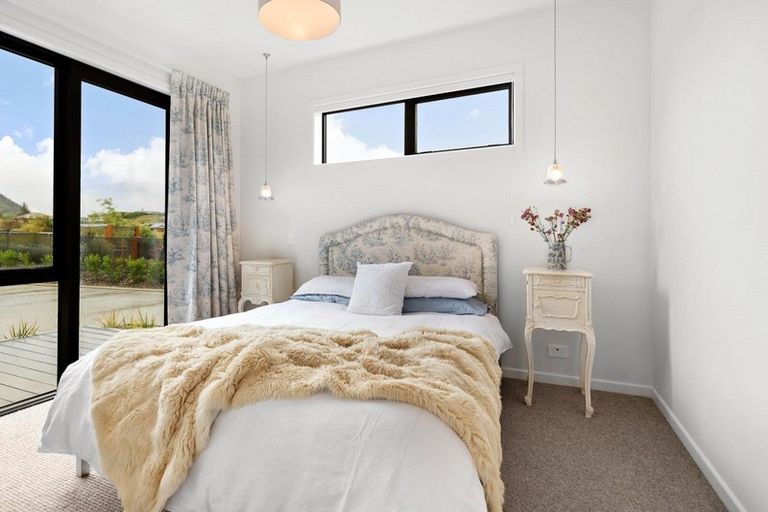 Photo of property in 18 Kotare Drive, Wanaka, 9305